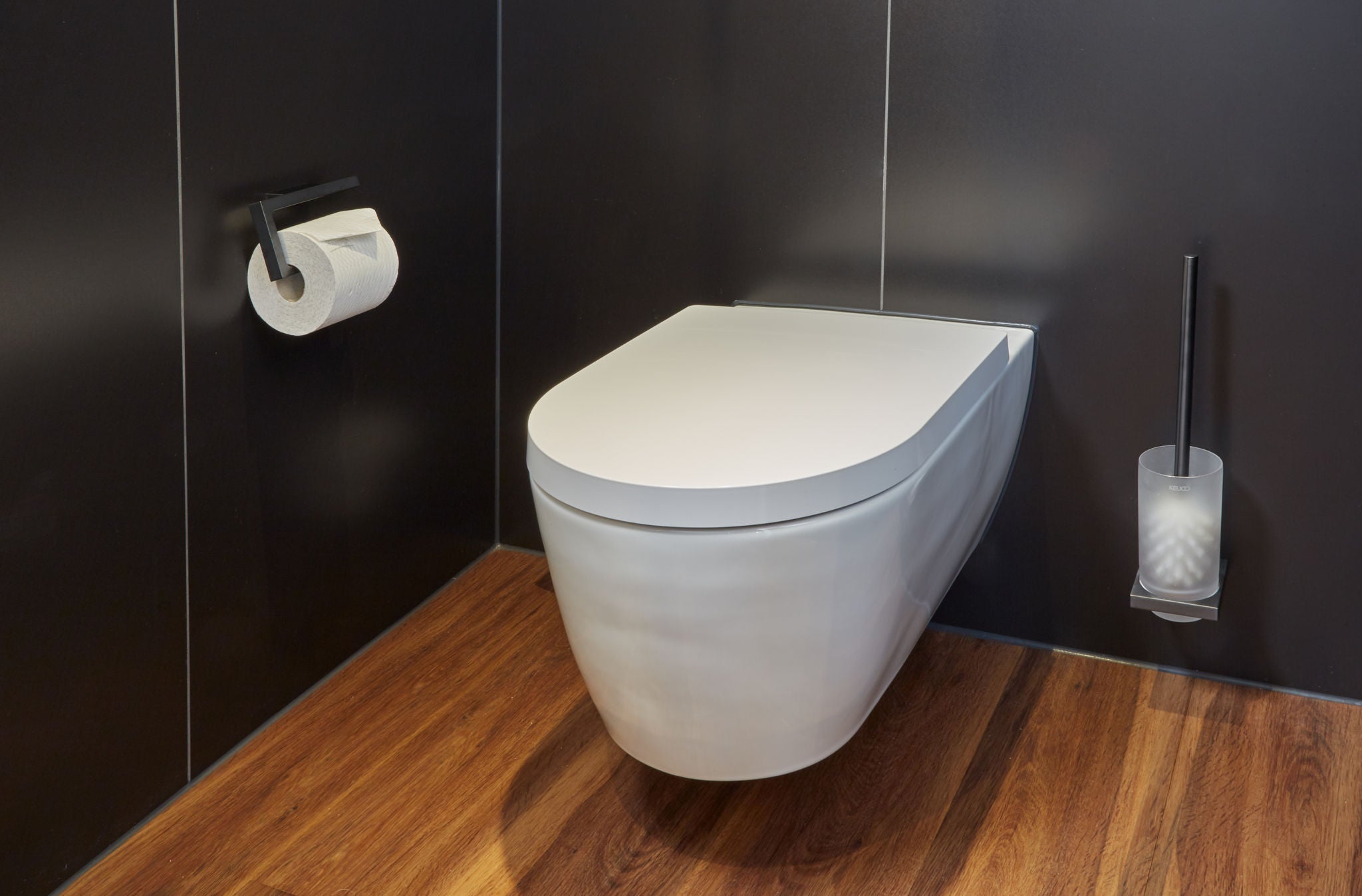EDITION 11 black brushed toilet with accessories at Le Meridien Hamburg