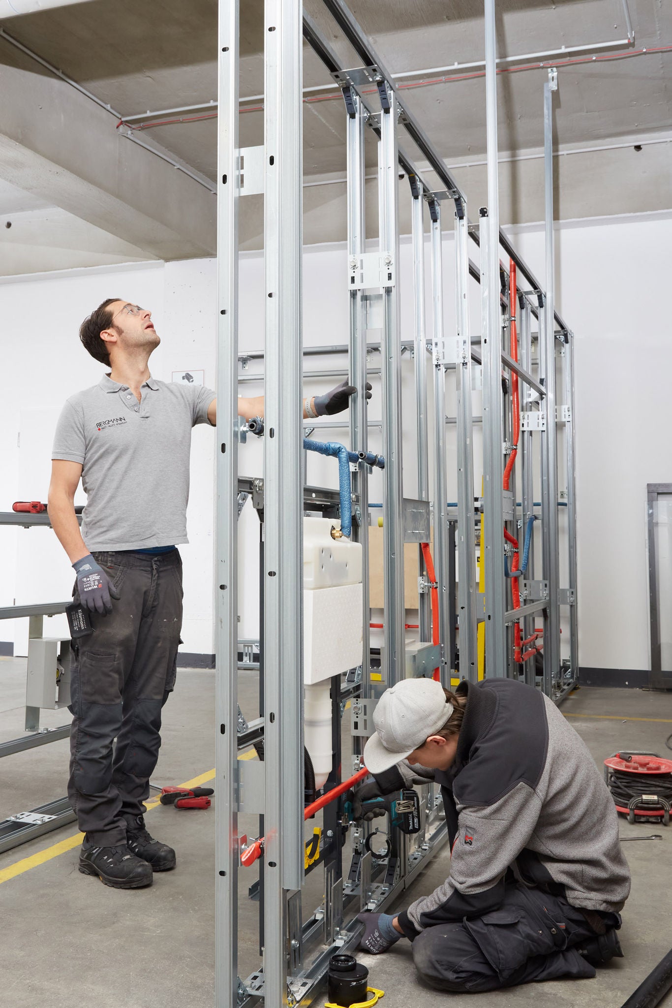 Metallgerüste werden aufgebaut