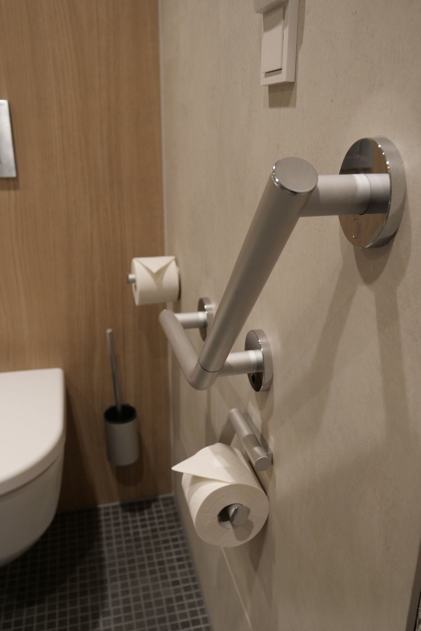 Toilet with PLAN CARE accessories in Agaplesion Hospital