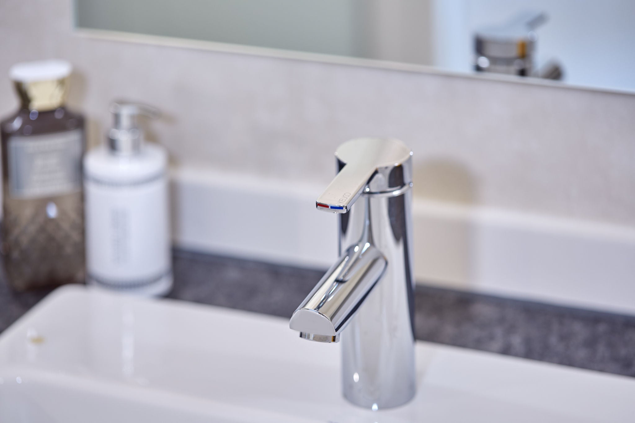 PLAN BLUE fitting on the washbasin of the Düsseldorf retirement home