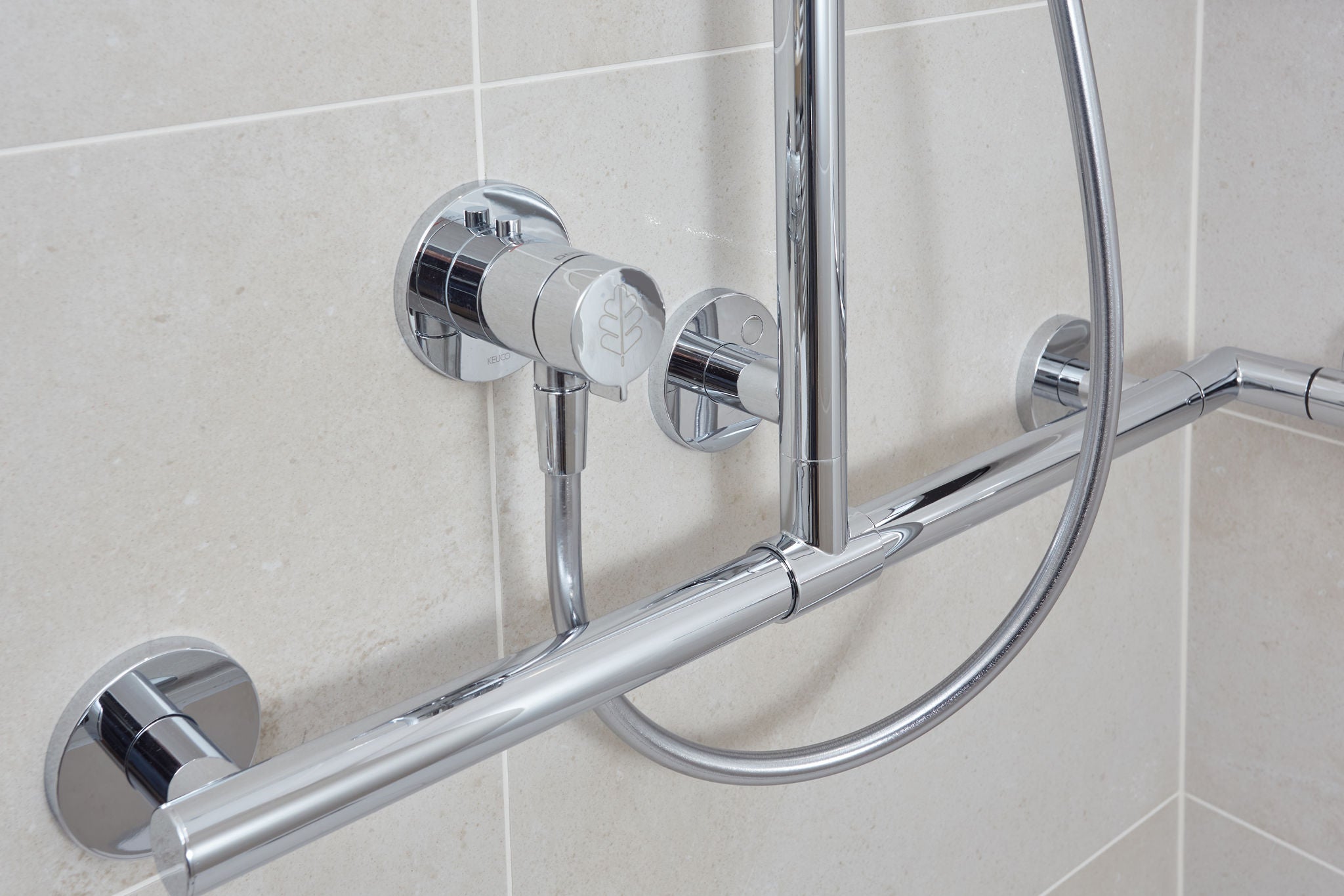 PLAN railing system and IXMO_solo with oak leaf