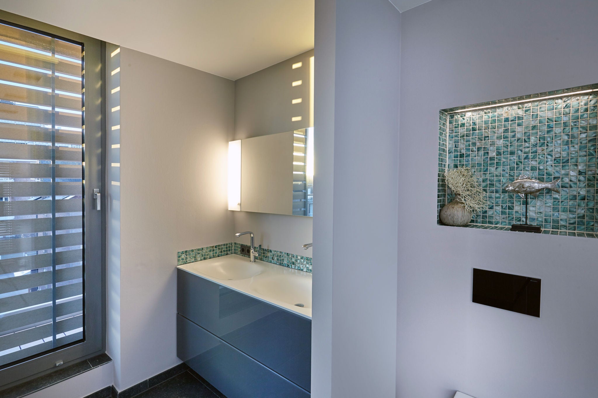 Waschplatz mit Waschtischunterbau der Edition 11 in Anthrazit