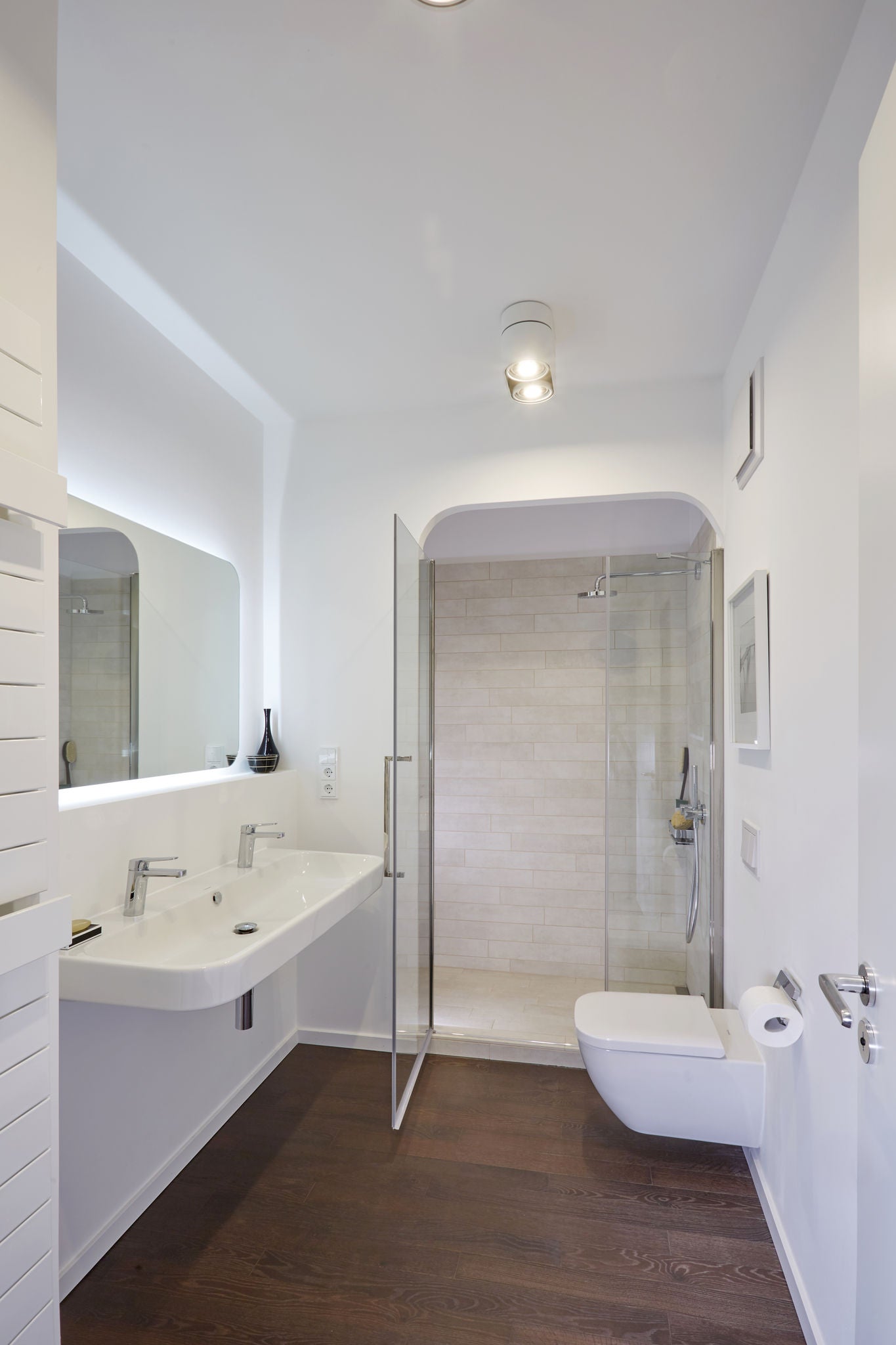 Doppelwaschtisch mit COLLECTION MOLL Armatur im Wave Berlin