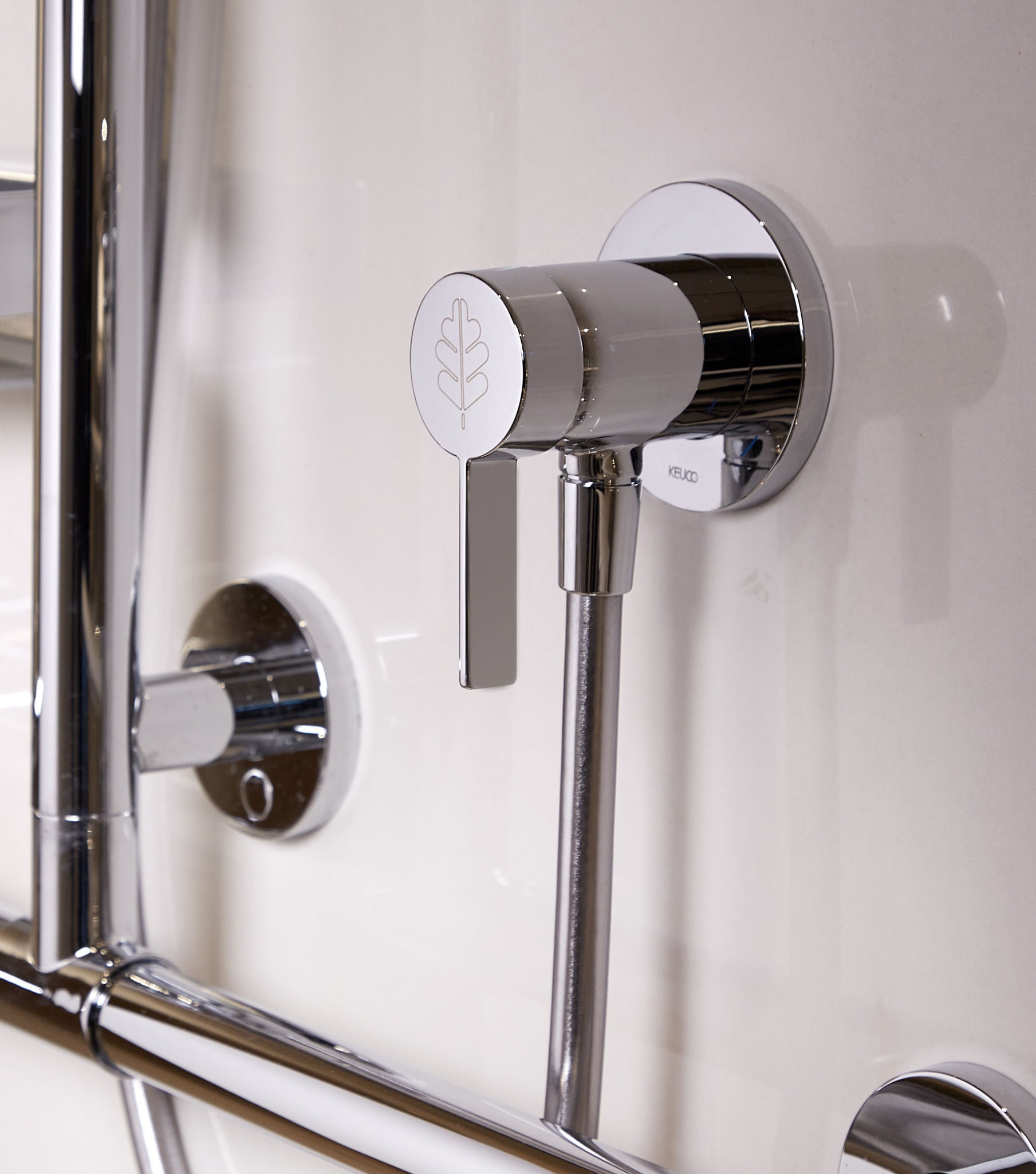 IXMO shower fitting with logo engraving in Waldkliniken Eisenberg