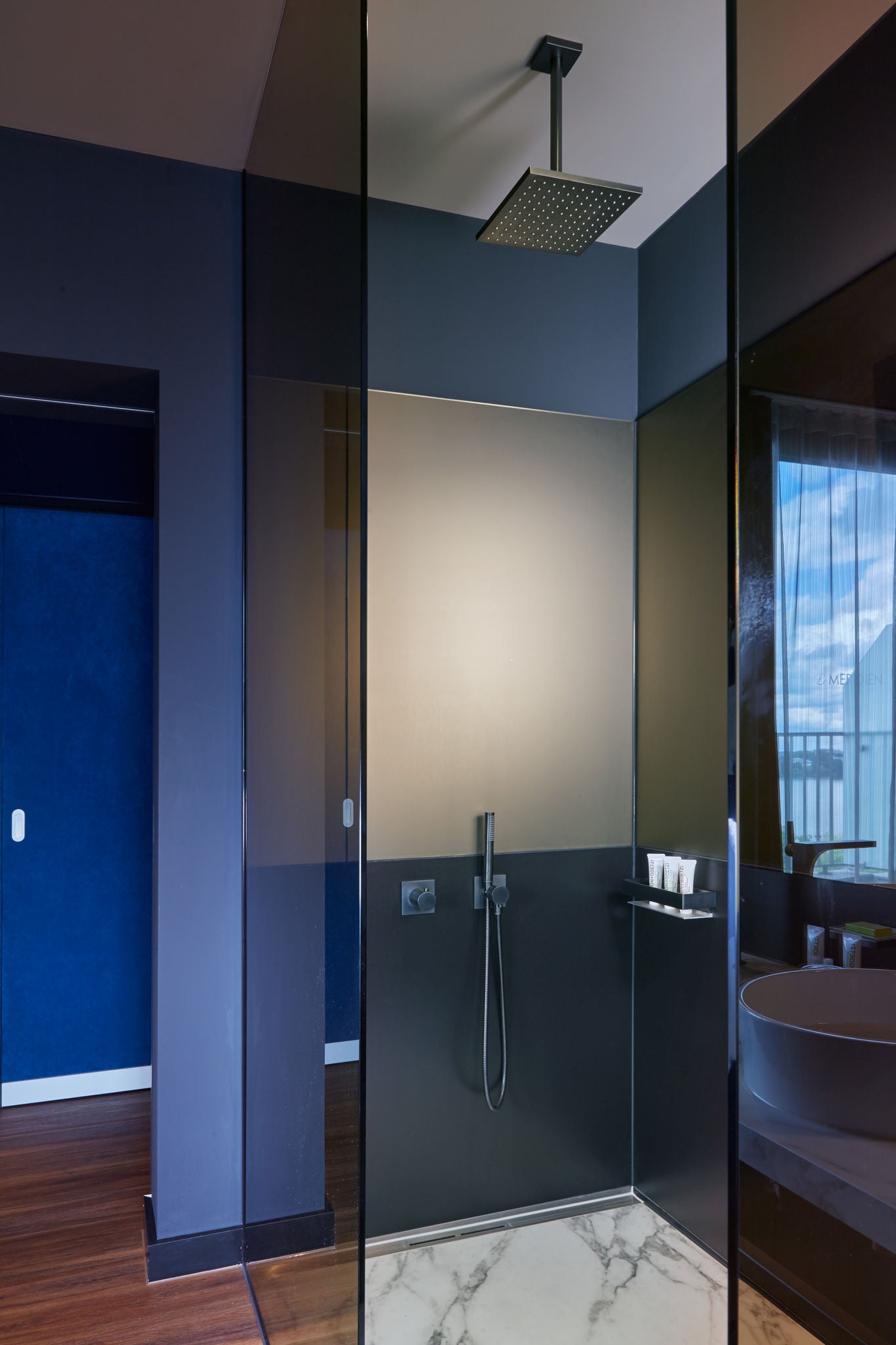 Shower with black brushed IXMO in Le Meridien Hamburg