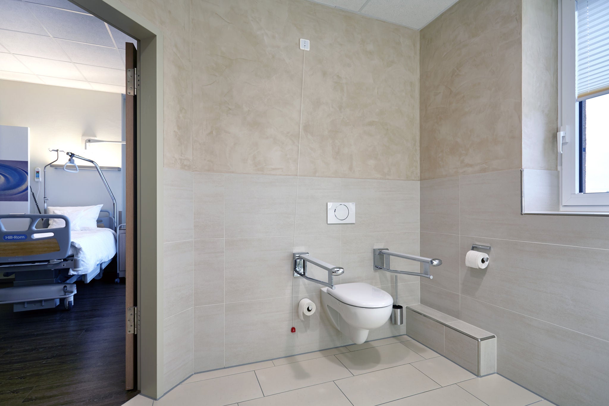 WC with PLAN CARE drop down supporting rail and COLLECTION PLAN accessories 