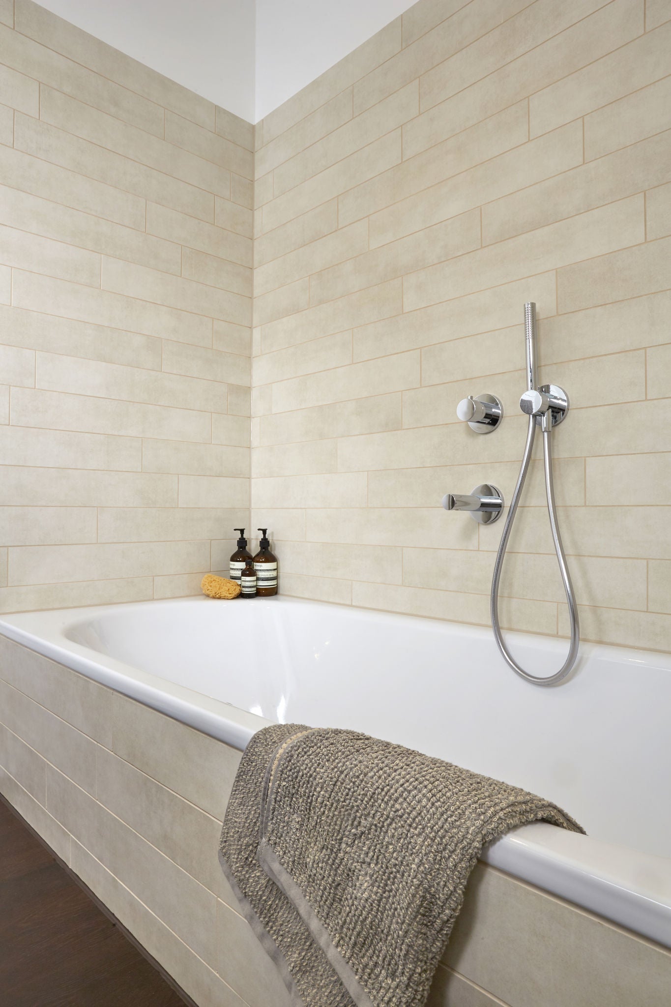 Wanne mit IXMO im Wave Berlin