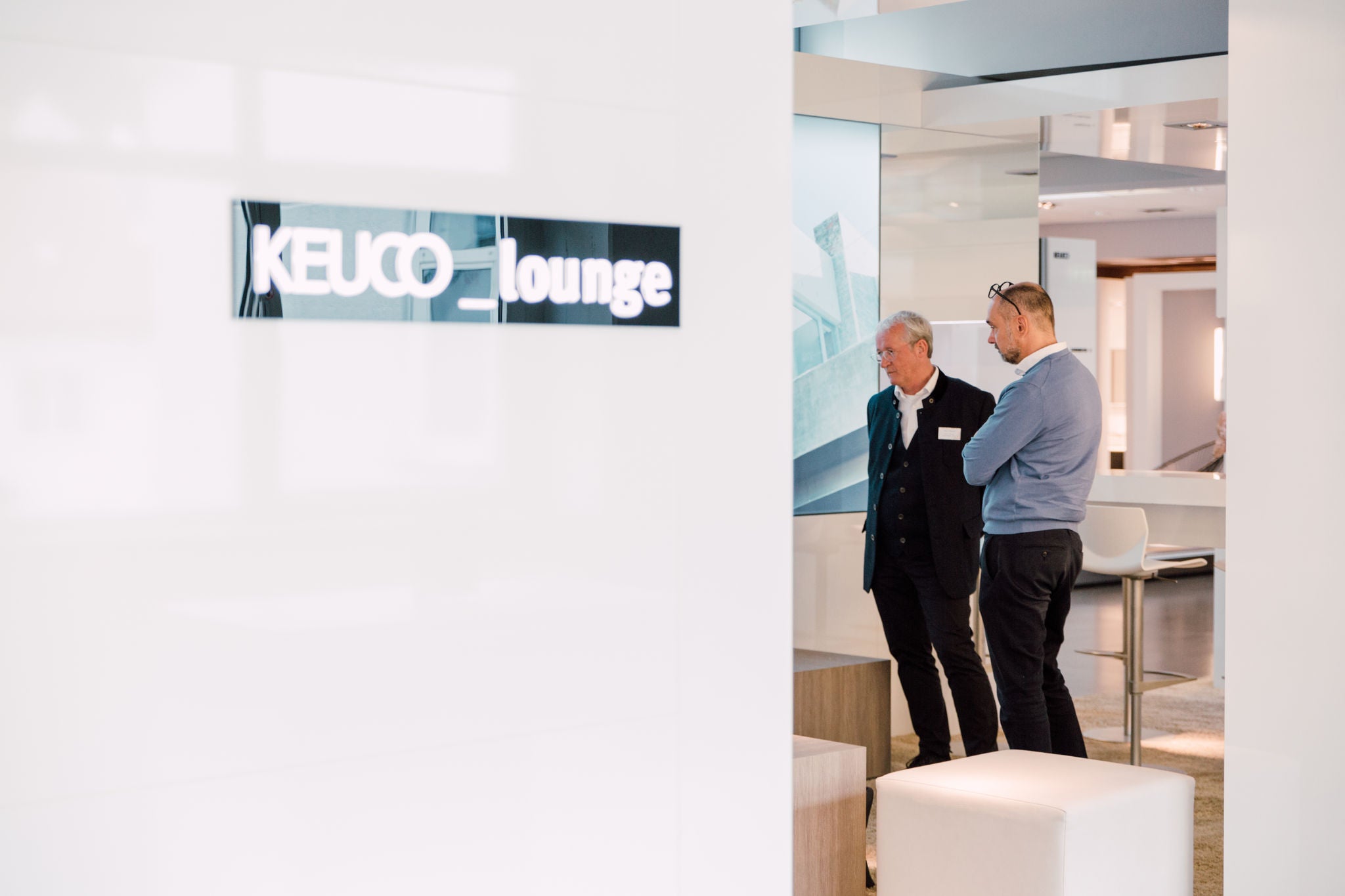Zwei Männer im Gespräch auf der KEUCO Senior Living Veranstaltung