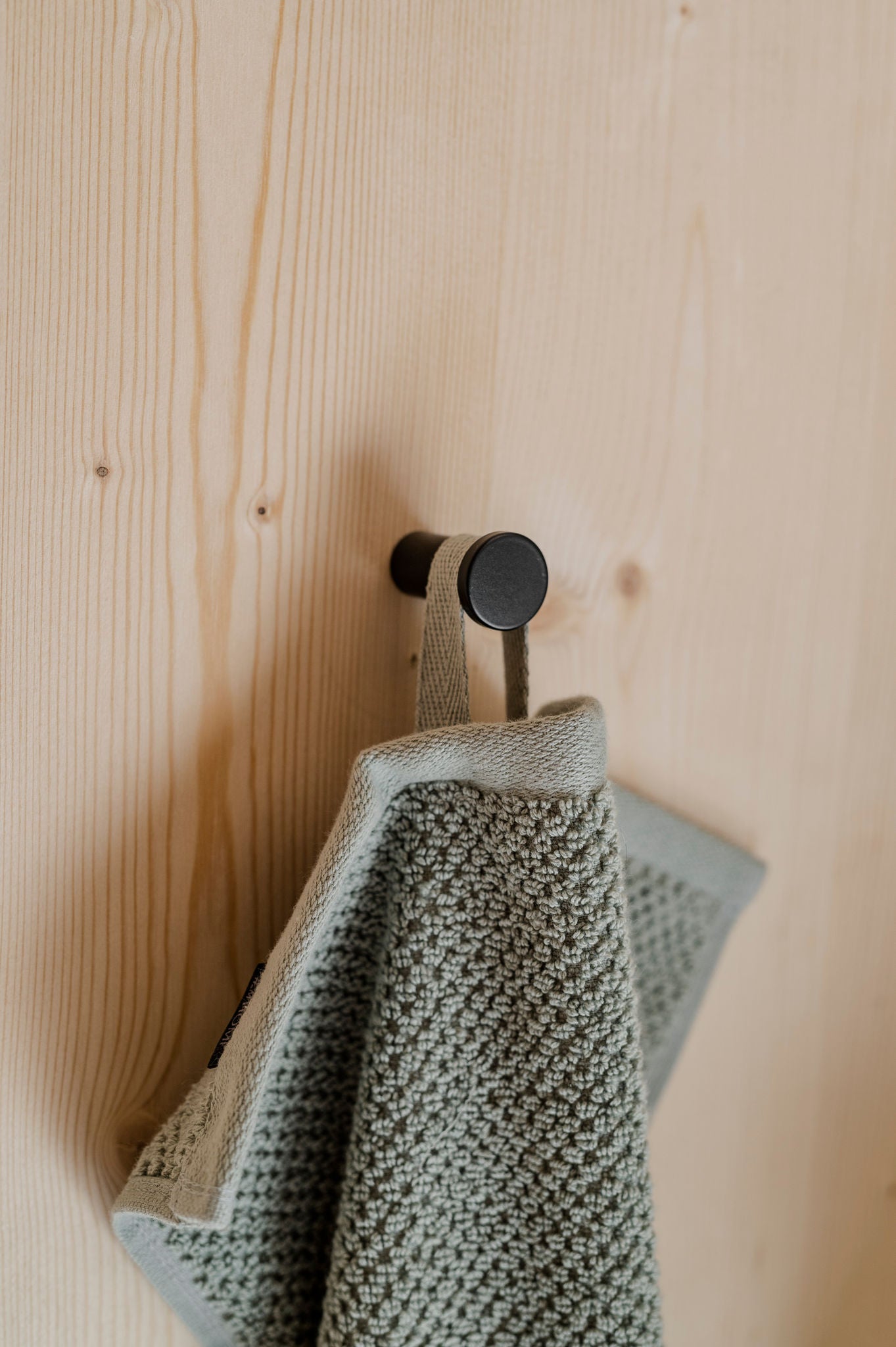 Handtuchhaken KEUCO BLACK SELECTION im MIMA Minimalhaus