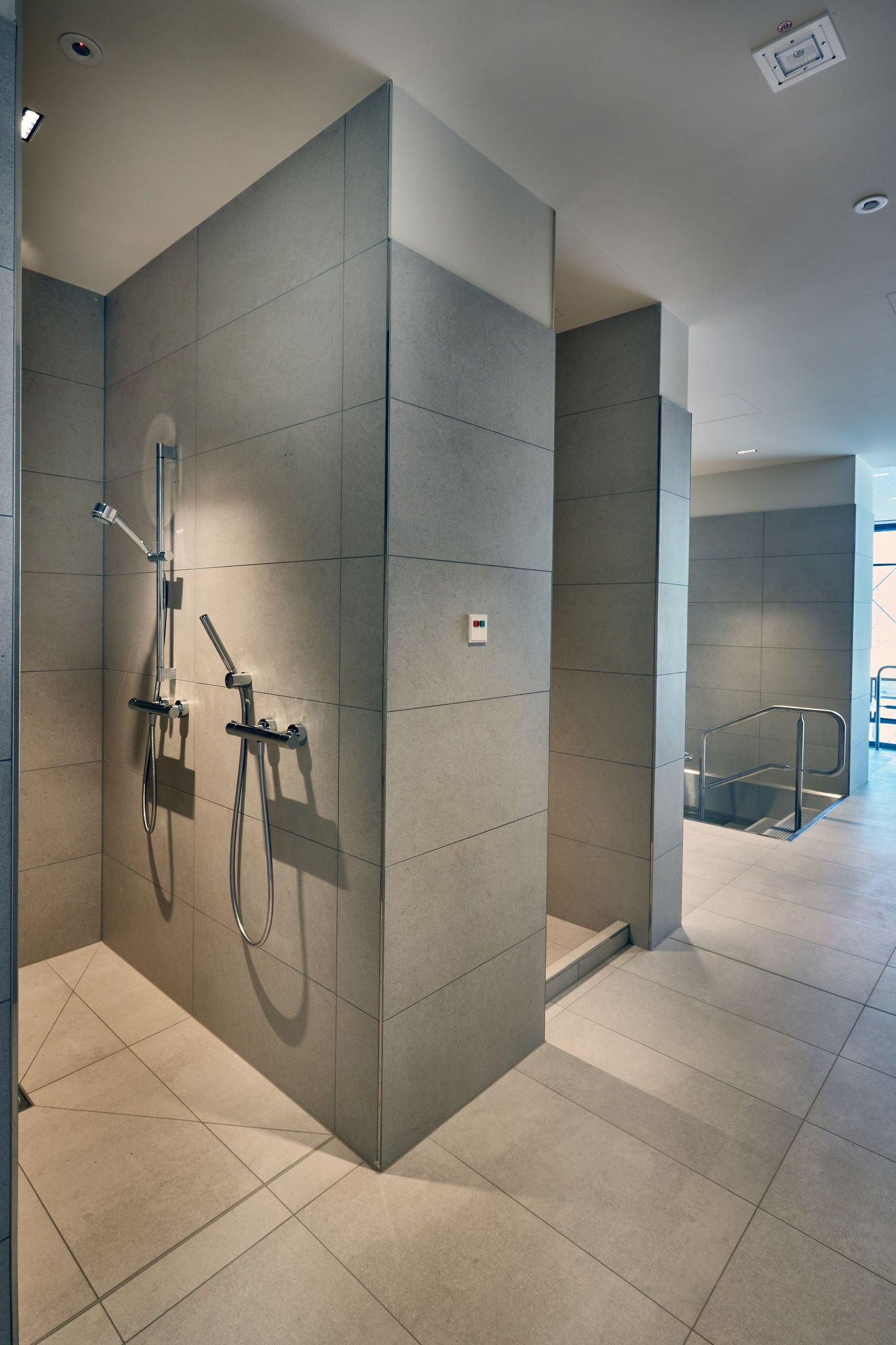 KEUCO fittings and cast hose with PLAN BLUE in the Eisenberg Spa hose