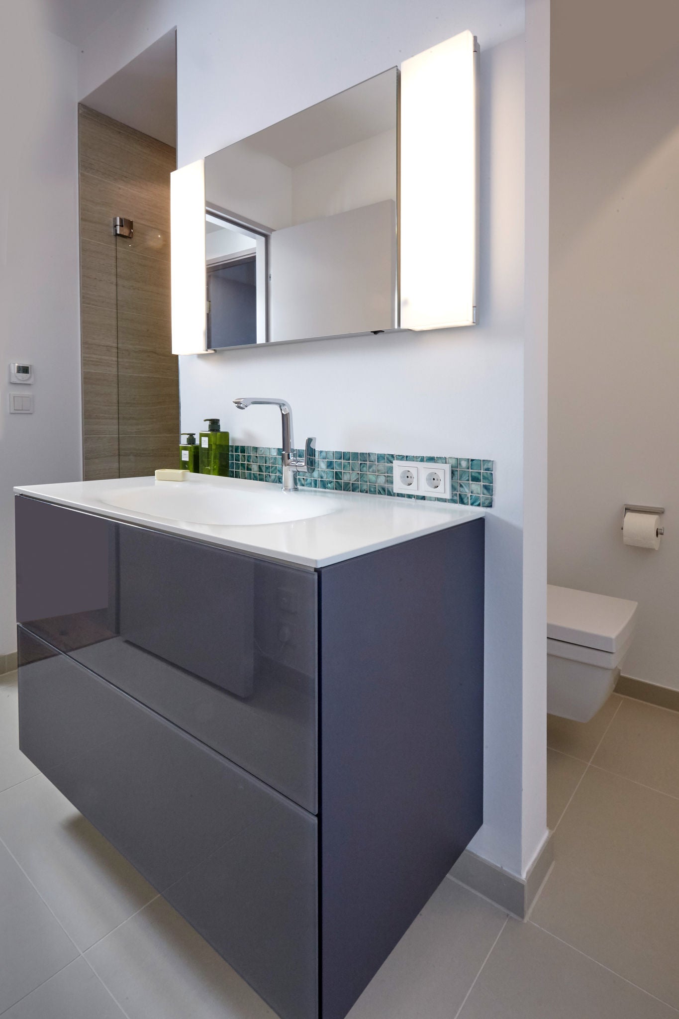 Waschtischunterschrank mit Keramik-Waschtisch der Edition 11 in Anthrazit