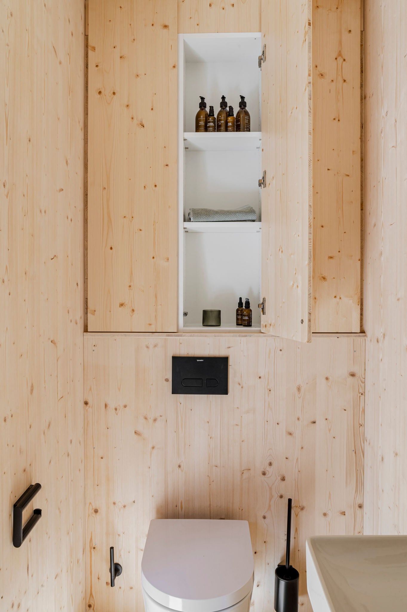 KEUCO BLACK SELECTION Produkte von KEUCO im WC im MIMA Minimalhaus